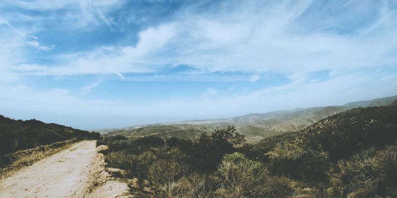 赋能乡村新业态：职业技能培训与设计、商业管理培训如何驱动农村电商与特色手工业振兴